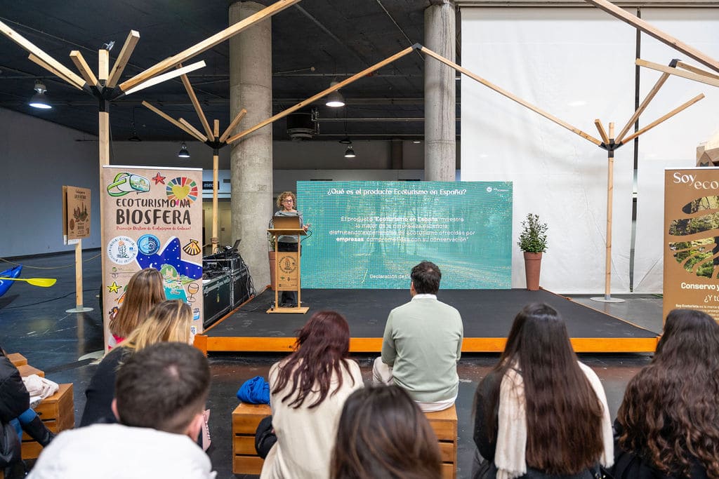 Amanda Guzmán, gerente de la Asociación de Ecoturismo en España en el acto de BioCultura en A Coruña