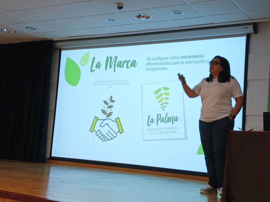 Dña. Carolina de León, Técnica de la Fundación Canaria Reserva de la Biosfera La Palma