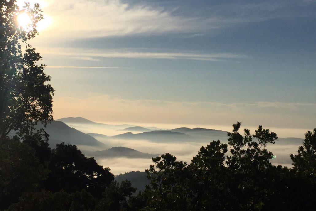 Practicar senderismo en España en Sierra de Aracena
