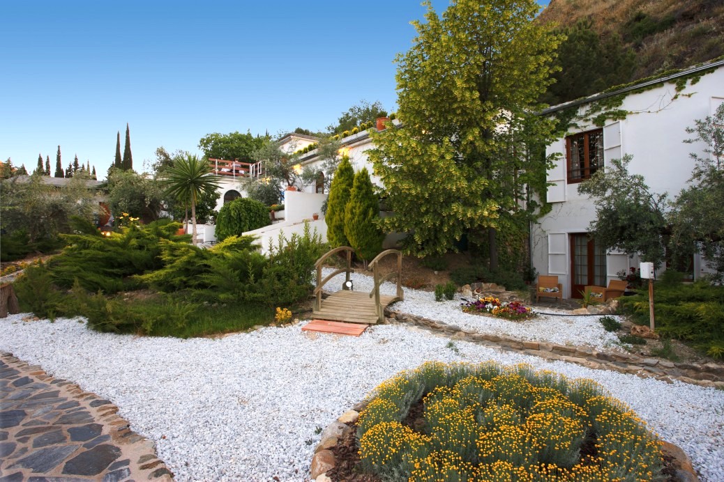 La Almunia Del Valle fomenta el ecoturismo en Sierra Nevada